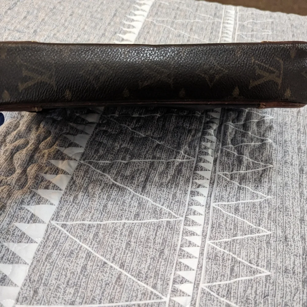 Authentic Louis Vuitton Clutch - Marley Dragonne   cosmetics, toiltery - Picture 8 of 14